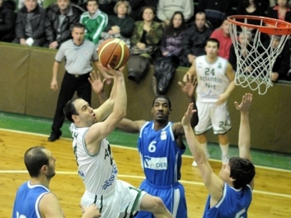 Bozov re-signed with Balkan