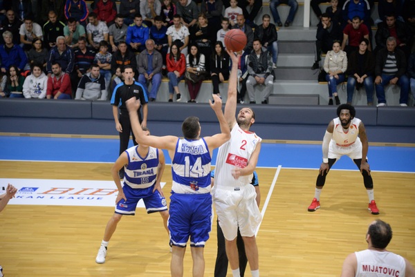 Blokotehna didn′t give chance to Tirana for an impressive debut
