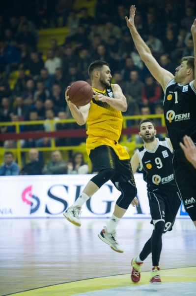 Photo-gallery from the game KB Peja - MKK Feni Industries